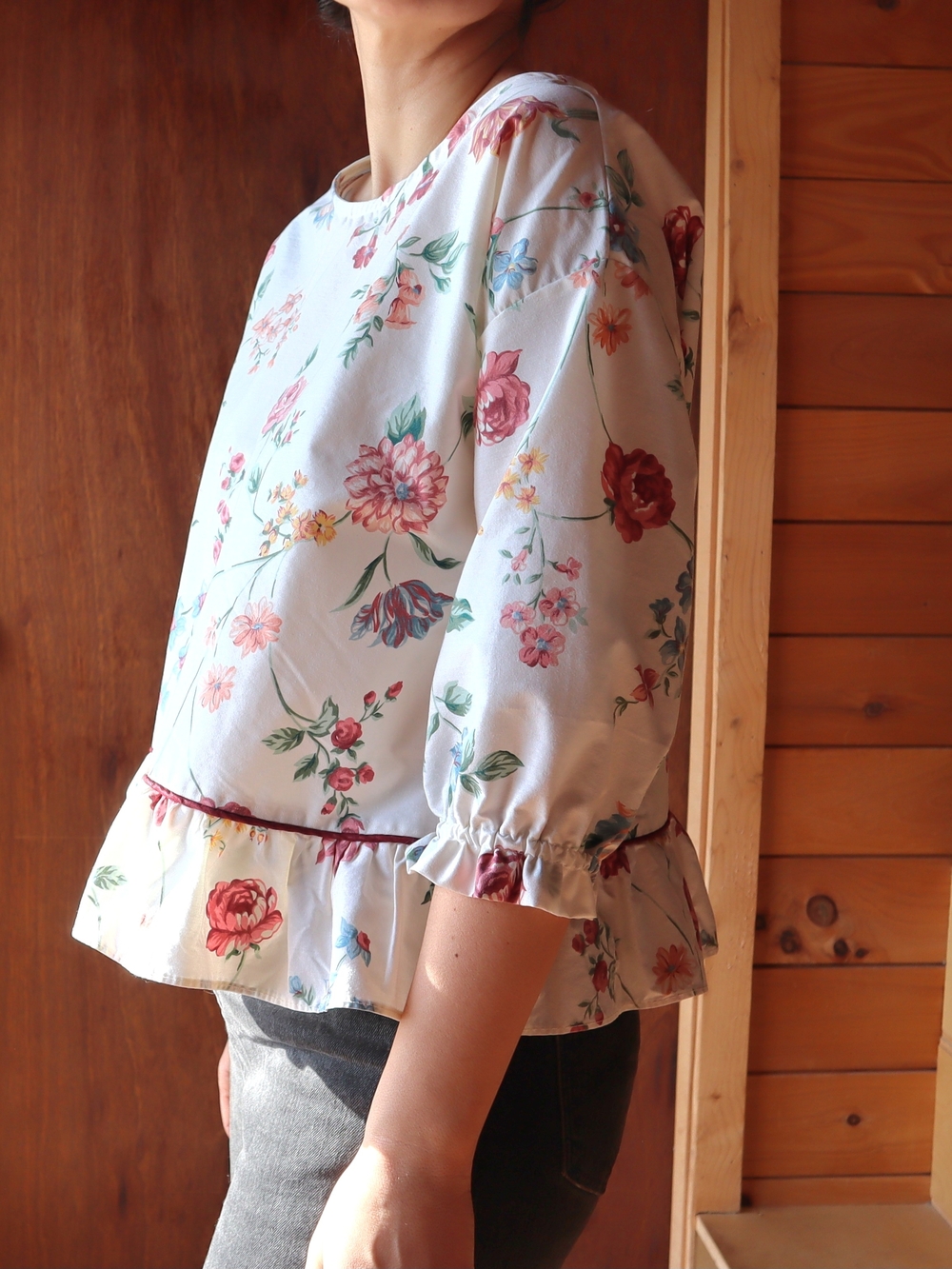 Upcycled Cream Blouse with Ruffles And Florals M • L - Picture 4 of 11